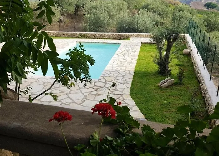 Elegant Trapani + Pool Villa Salemi